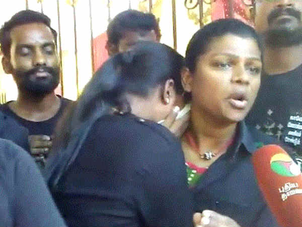 மருத்துவமனையில் சிகிச்சை 