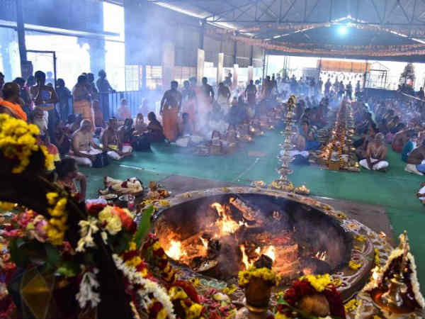 Danvantri arokya peedam special homam for Tamil New year 