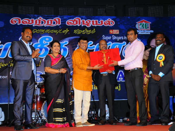 Director K Bhagyaraj Awarded with Life time Achiever award at Muscat 