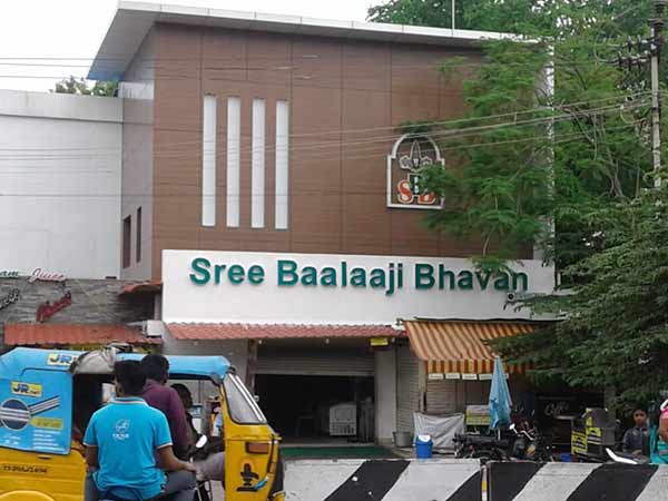 DMK led shutdown over Tuticorin police firing affects normal life in TN DMK led shutdown over Tuticorin police firing affects normal life in TN