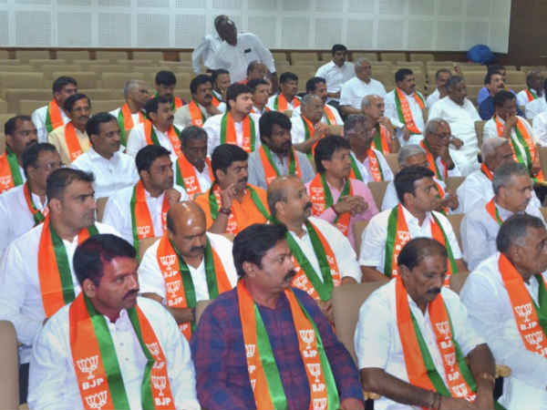 அரசியலில் புதிய பாணி 