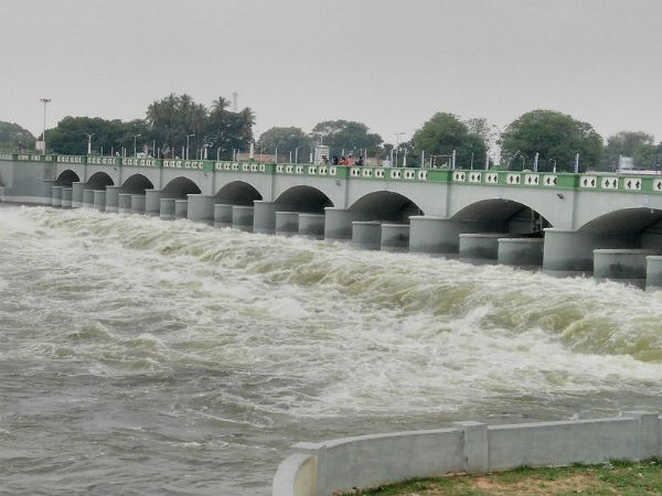 நீரும் தடைபட்டுள்ளது 