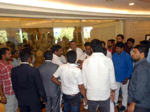 எம்.எல்.ஏ. 