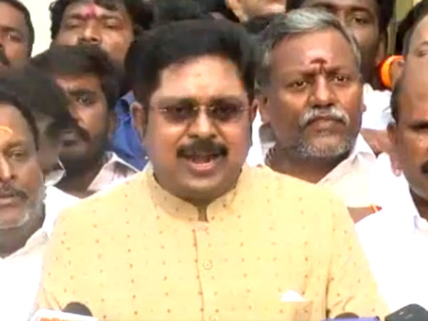 மோதல் வேடிக்கையாக உள்ளது 