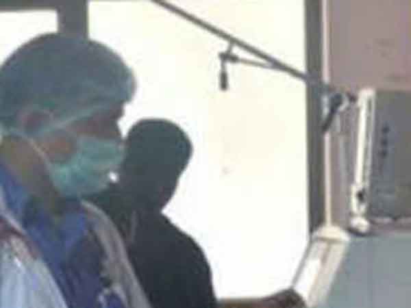 மகனை காப்பாற்ற 