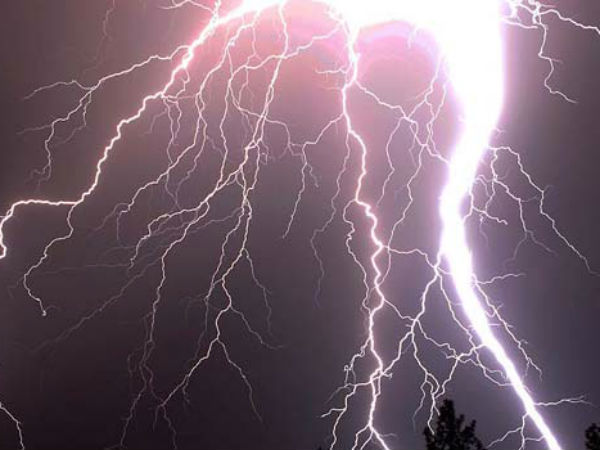 பலத்த காற்று, இடியுடன் பலத்த காற்று, இடியுடன்