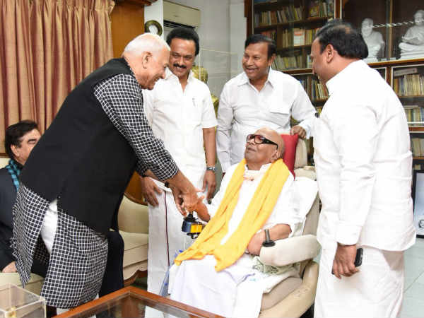 Yashwant sinha meets karunanidhi and stalin 