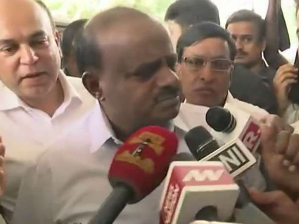 கூட்டத்துக்கு வரவில்லை 