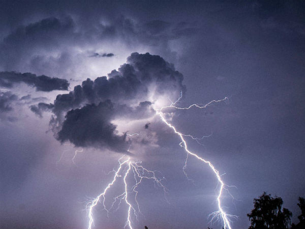 Lightning strikes 2 dead Near Ulundhurpet Lightning strikes 2 dead Near Ulundhurpet