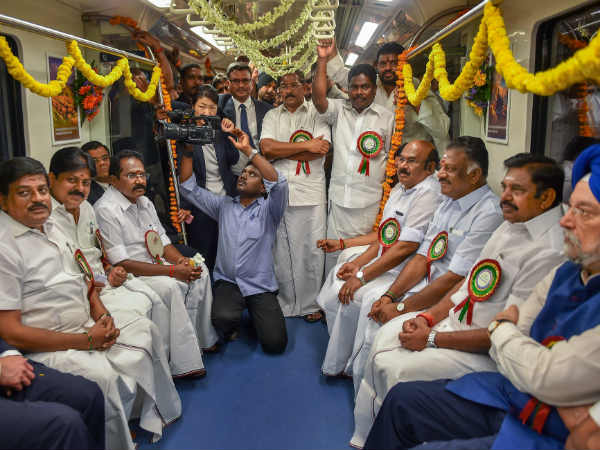 ரயிலில் பயணம் ரயிலில் பயணம்