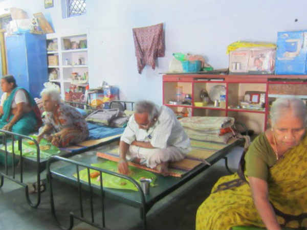 ஓருவரது தாயாரின் உறவு மற்றும் நிலை நன்றாக அமைய வேண்டுமானால் அவர் ஜாதகத்தில்: