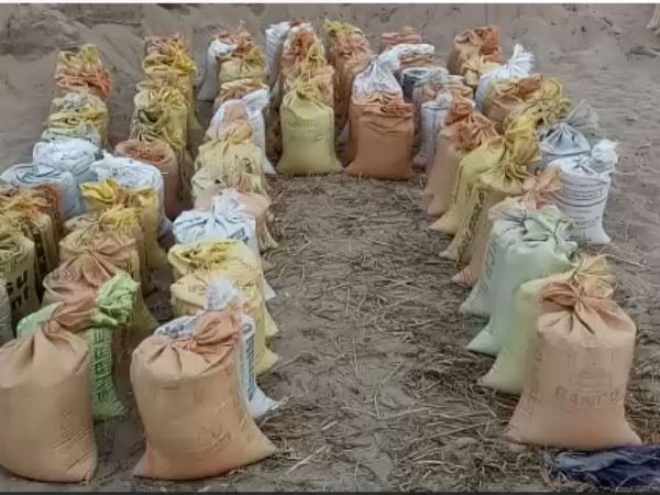  மூட்டை, மூட்டைகளாக மணல் 