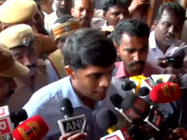 அதிகாரிகளுடன் ஆலோசனை 