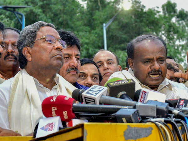 சுயேட்சைகள் ஆதரவு 