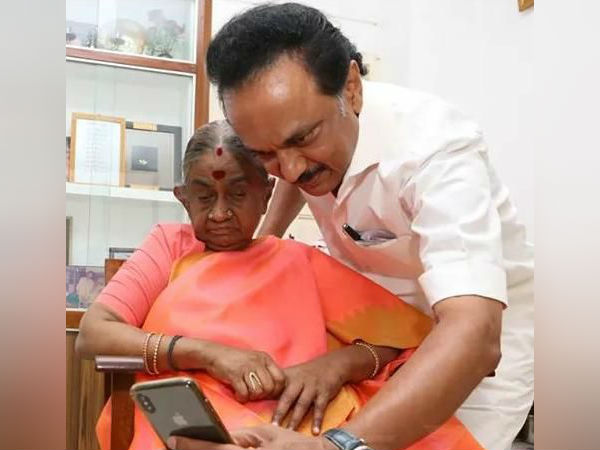 MK Stalin gets wishes from his mother in Gopalapuram 