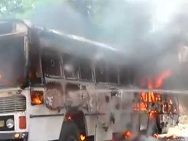 வாகனங்கள் சேதம் 