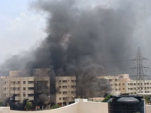 குடியிருப்புக்கு தீவைப்பு 