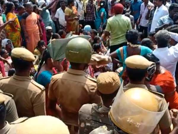 ஜல்லிக்கட்டு பாணி அடக்குமுறை 