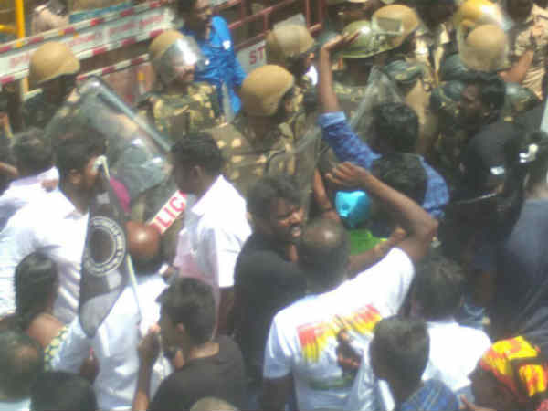 தவிர்க்க முடியாத நிலையில் 