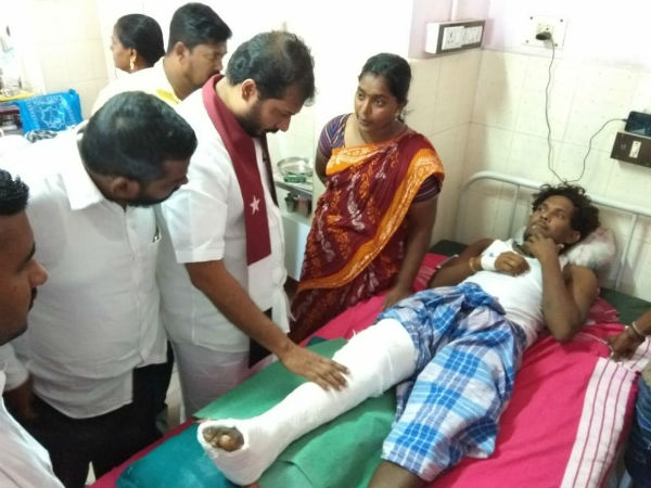 மக்களை வேதனைப்படுத்துகிறார் 