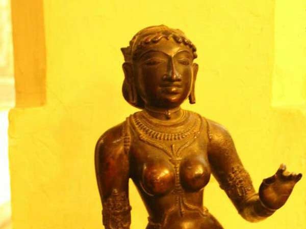 TN police recovers Rajaraja Chozha staue form Gujarat Museum TN police recovers Rajaraja Chozha staue form Gujarat Museum