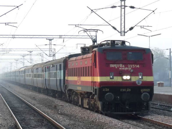 Arakkonam Railway depot Extension process: 5 hours train late Arakkonam Railway depot Extension process: 5 hours train late