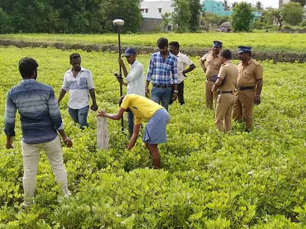கல் நடப்பட்டது 