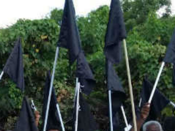 சிறையில் அடைப்பு சிறையில் அடைப்பு