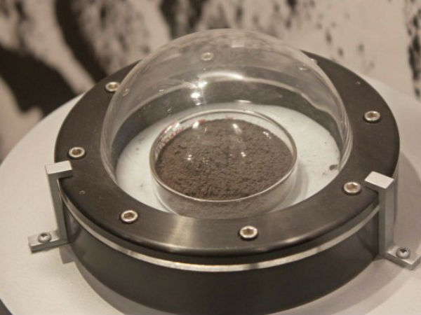 பரிசு கொடுத்தனர் பரிசு கொடுத்தனர்