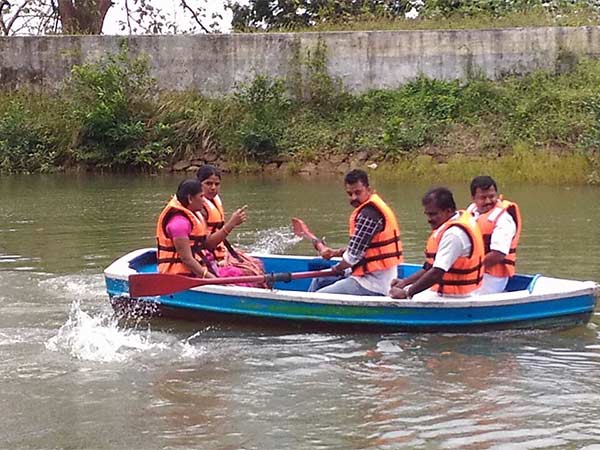 Heavy rain tourists ban in Falls 