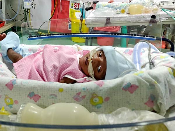 Help this Child, Who gets admitted seriously in Hospital 
