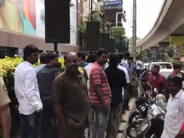 போலீசாரால் முடியவில்லை 