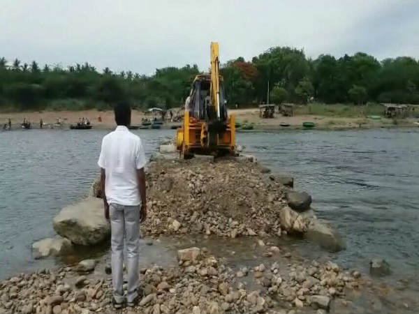 setting the route cross the kodumudi cauvery 3 arrest