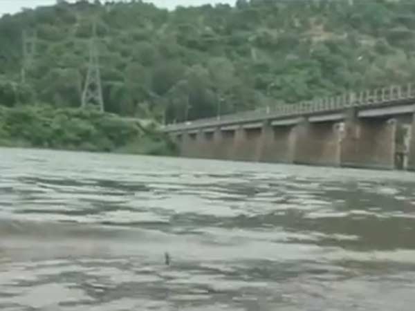 மாணவர்கள் தவிப்பு 