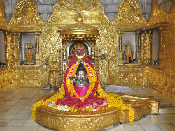 som var pradhosh is very auspicious to get the blessings of chandra