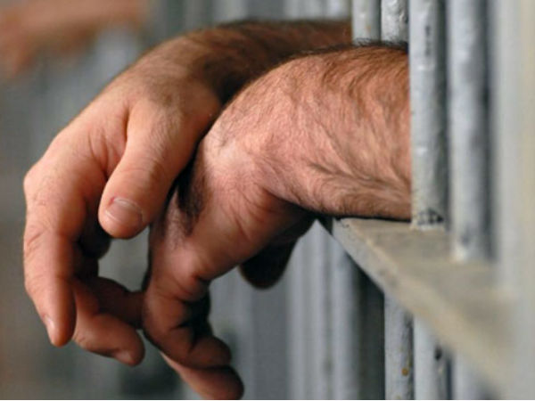 நீதிமன்றத்தில் ஆஜர்