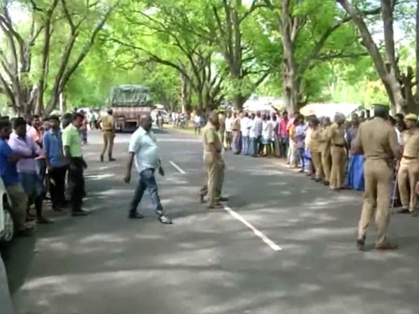 பாராட்டியது உண்டா? 
