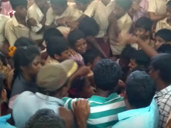 கதறிய மாணவர்கள் 