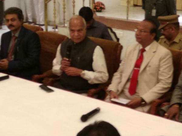 ஜனாதிபதிக்கு அளிக்க வேண்டும் 