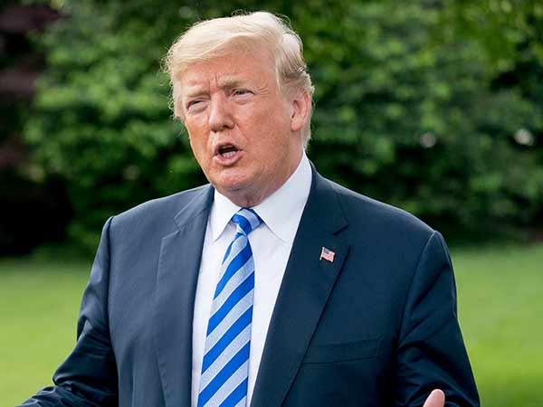 ட்ரம்புடன் பயணம் 