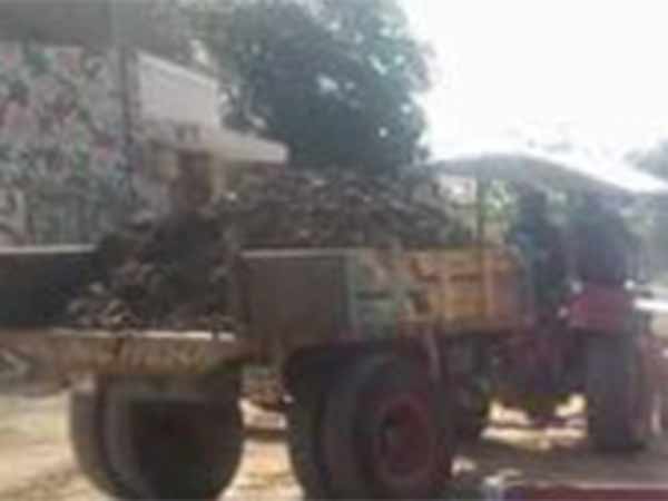 ஏரி தூர்வாரும் பணி 