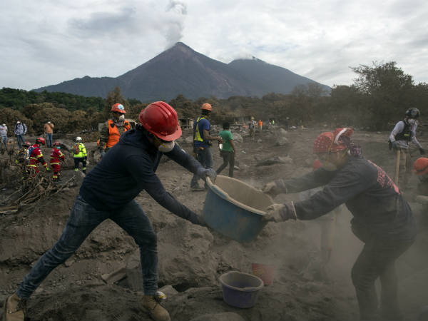 மக்கள் வெளியேற்றம் 