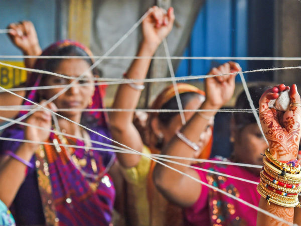 புனித நூல் 