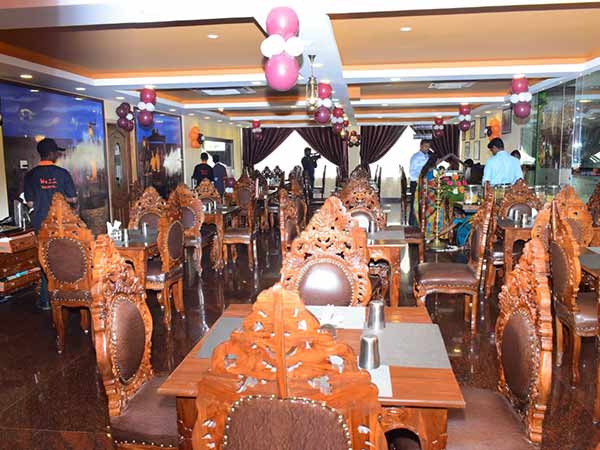 சென்னை திரும்பினர் 