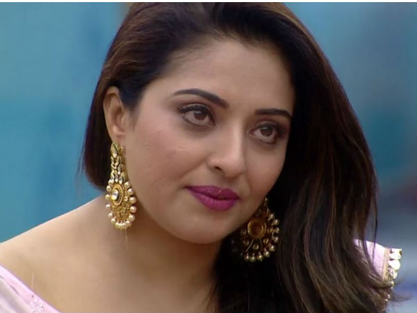 பேயைப் பார்த்த மும்தாஜ்: