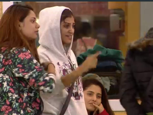 நிறைய பொம்மைகள்: