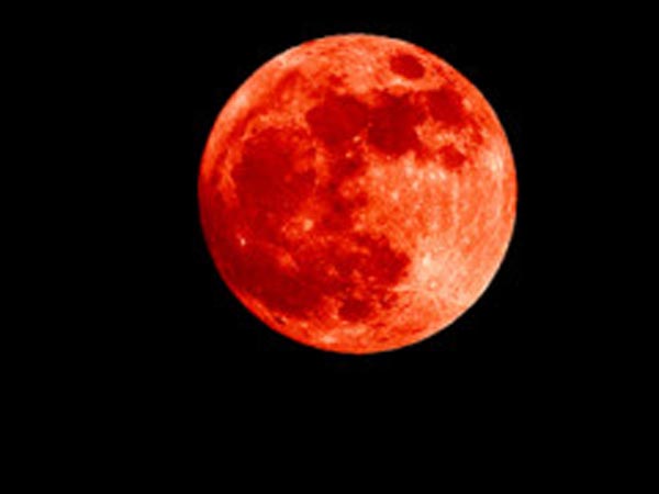 சிவப்பு நிலா