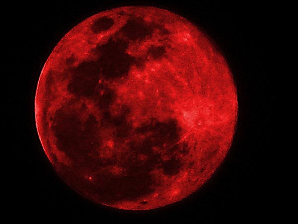 வெறும் கண்களால் பார்க்கலாம்