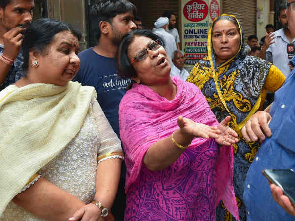 தந்தை காப்பாற்றுவார் 