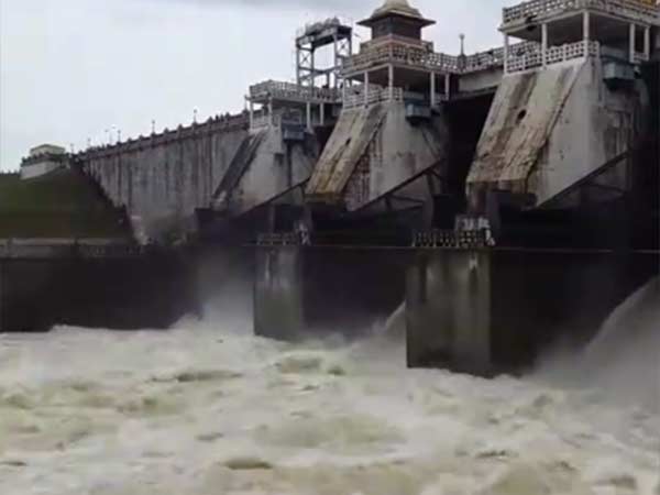 காப்பாற்ற முயன்ற நண்பர் காப்பாற்ற முயன்ற நண்பர்